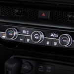 1. Dual Zone Auto AC