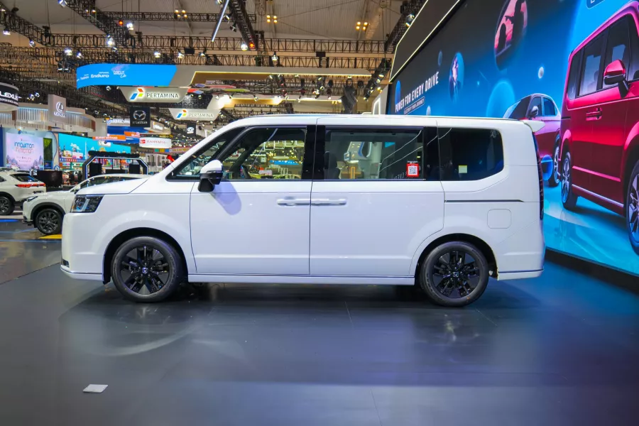 Honda STEP WGN e:HEV dan Super EV Concept Jadi Favorit di GIIAS 2025